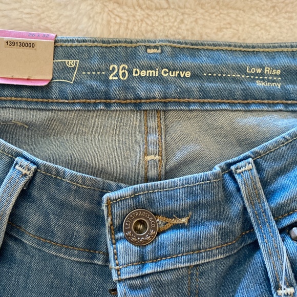 Levi’s Demi Curve Skinny Jeans - Picture 3 of 8
